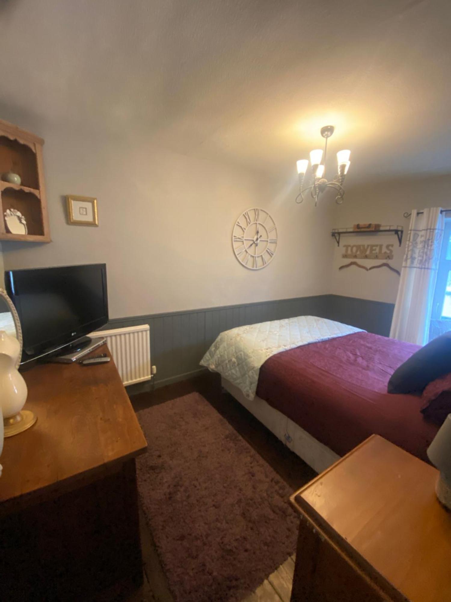 Villa 3 Bed Town House Llandeilo Carmarthenshire Exterior foto